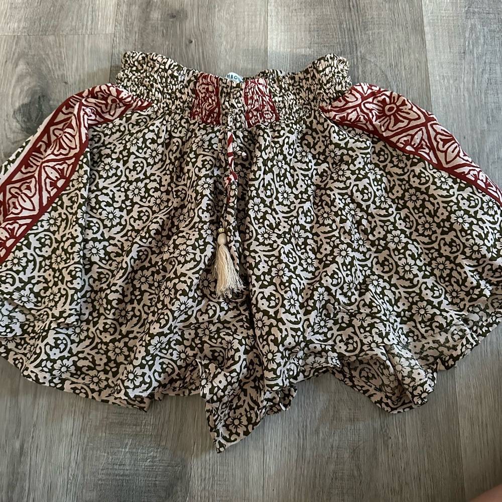 earthbound flowy shorts